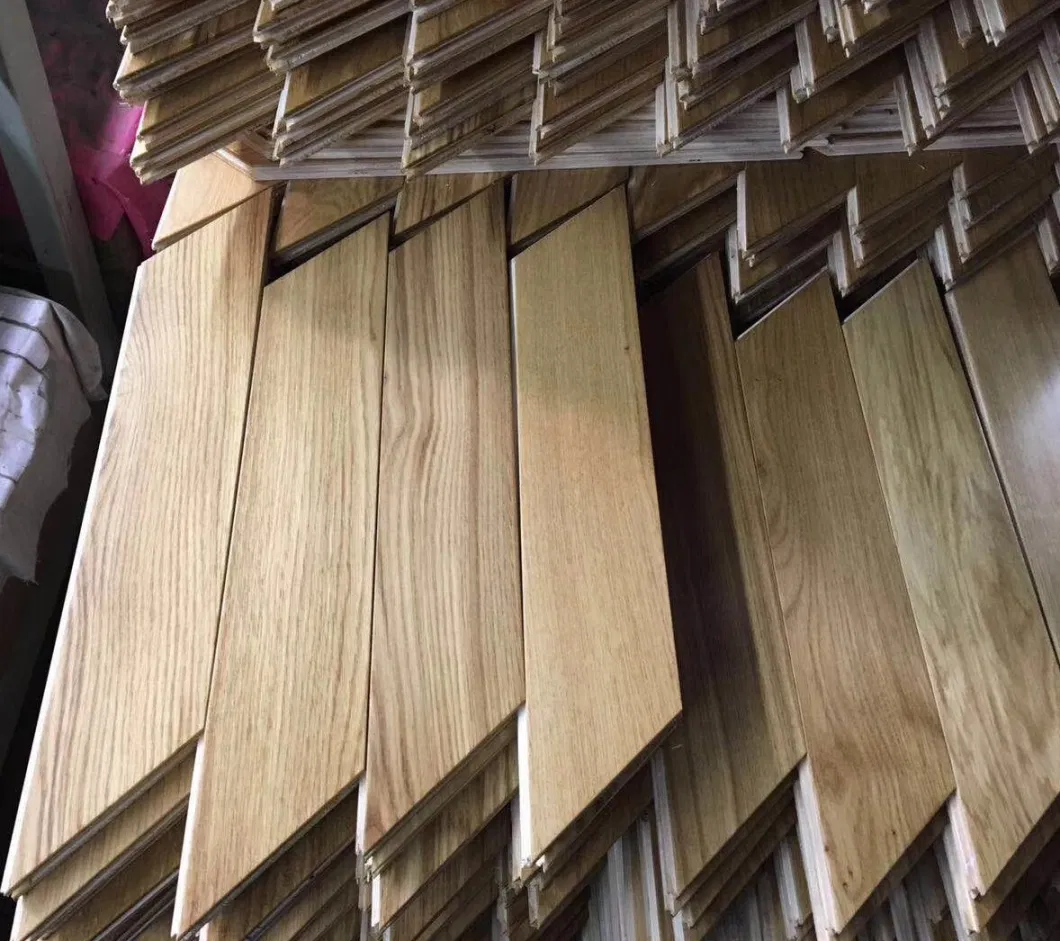 China Manufacturer Wholesale Fishbone Oak Hardwood Flooring UV Oiled Oak Carbonized Chevron Engineered Wood Flooring